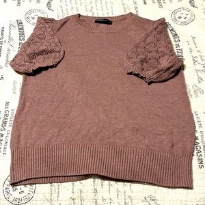 Short sleeve sweater